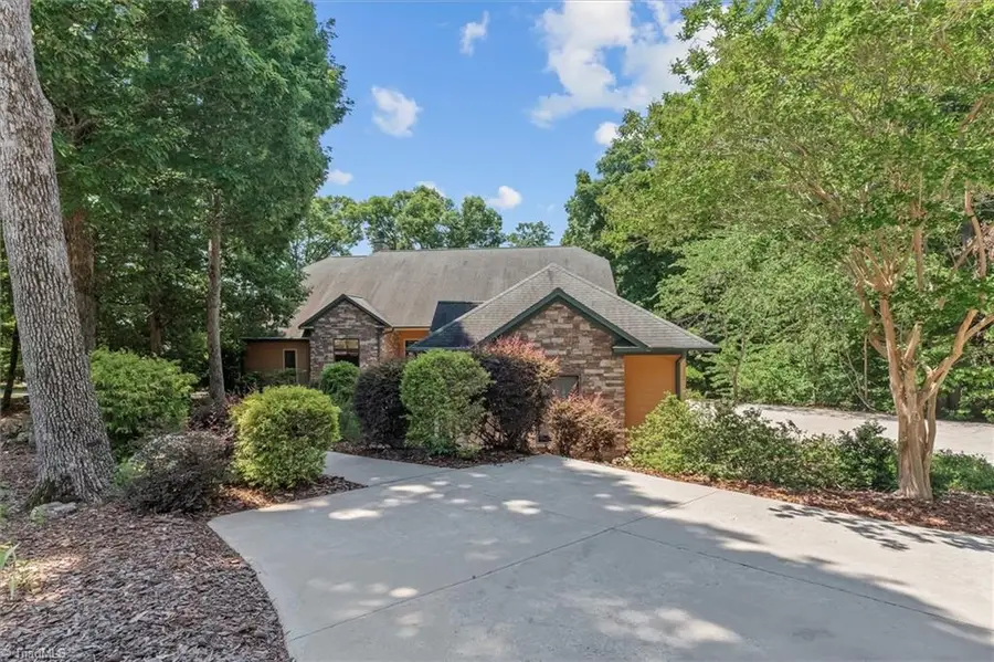 172 Lawson's Lookout, Denton, NC 27239 - #2