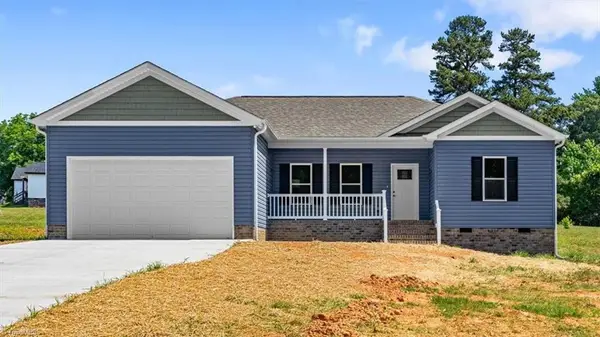 421 E Raleigh Avenue, Liberty, NC 27298