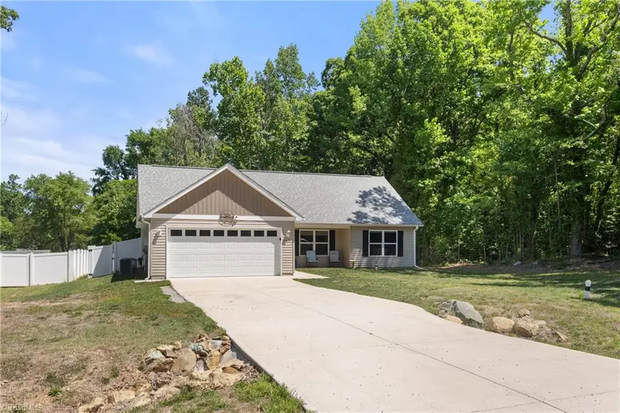 147 Lambeth Road, Thomasville, NC 27360 - #2