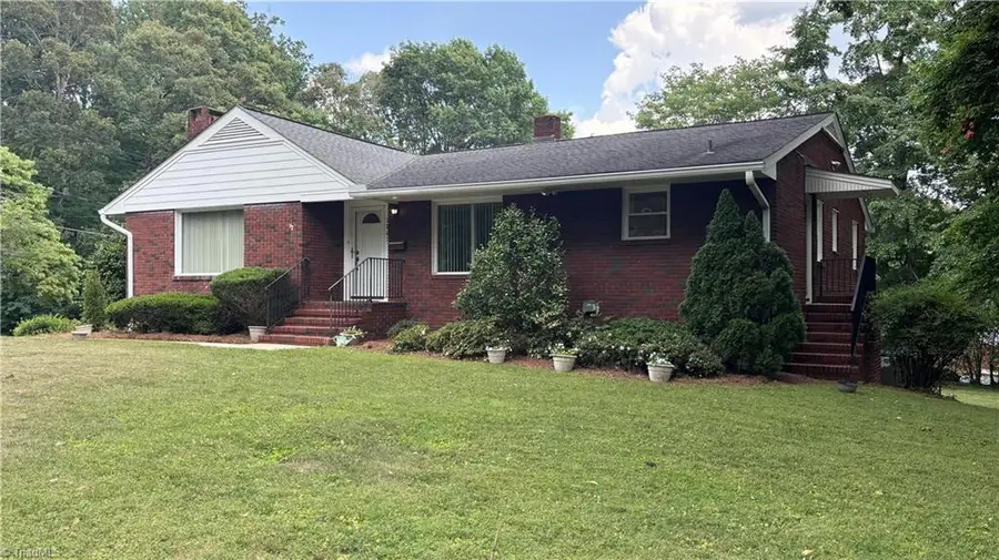 1061 N Peace Haven Road, Winston Salem, NC 27104 - #2
