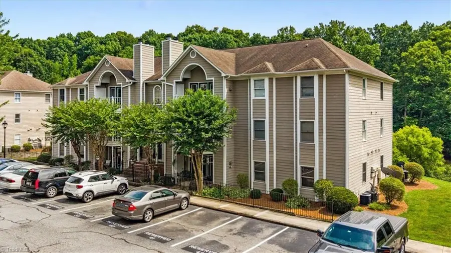 3701 Cotswold Terrace #7-K, Greensboro, NC 27410 - #2