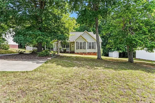 709 Old Castle Drive, Randleman, NC 27317