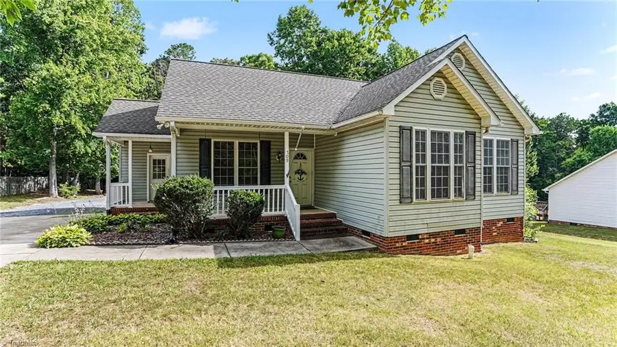 709 Old Castle Drive, Randleman, NC 27317 - #2