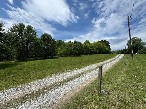 000 Eagle Lane, Mount Airy, NC 27030