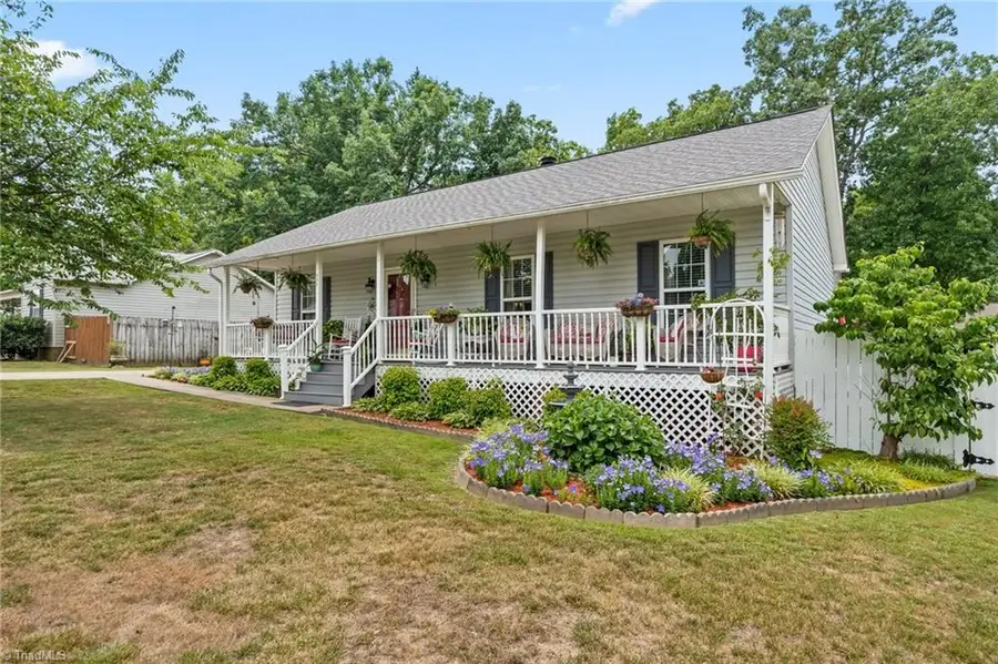 111 Duncan Drive, Thomasville, NC 27360 - #2