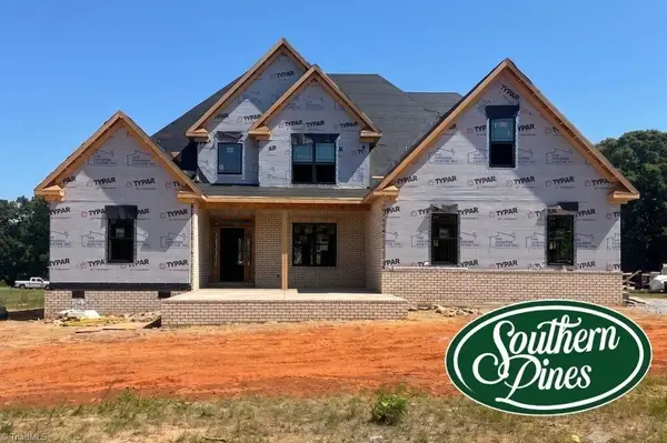 5084 Southern Pines Drive, Kernersville, NC 27284