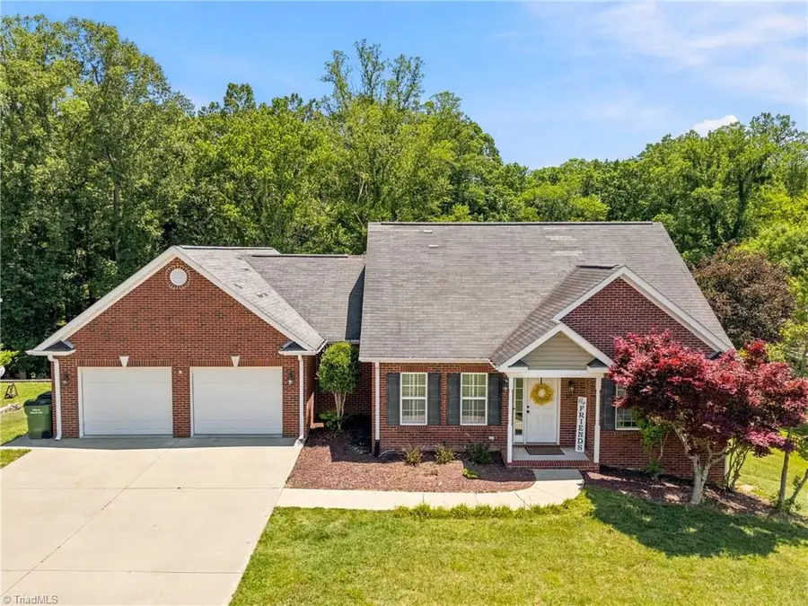 107 Hills Drive N, Mount Airy, NC 27030 - #3