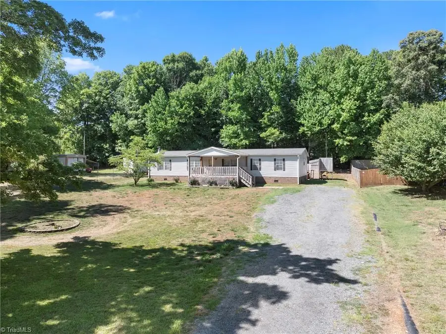 199 Sable Lane, Thomasville, NC 27360 - #2