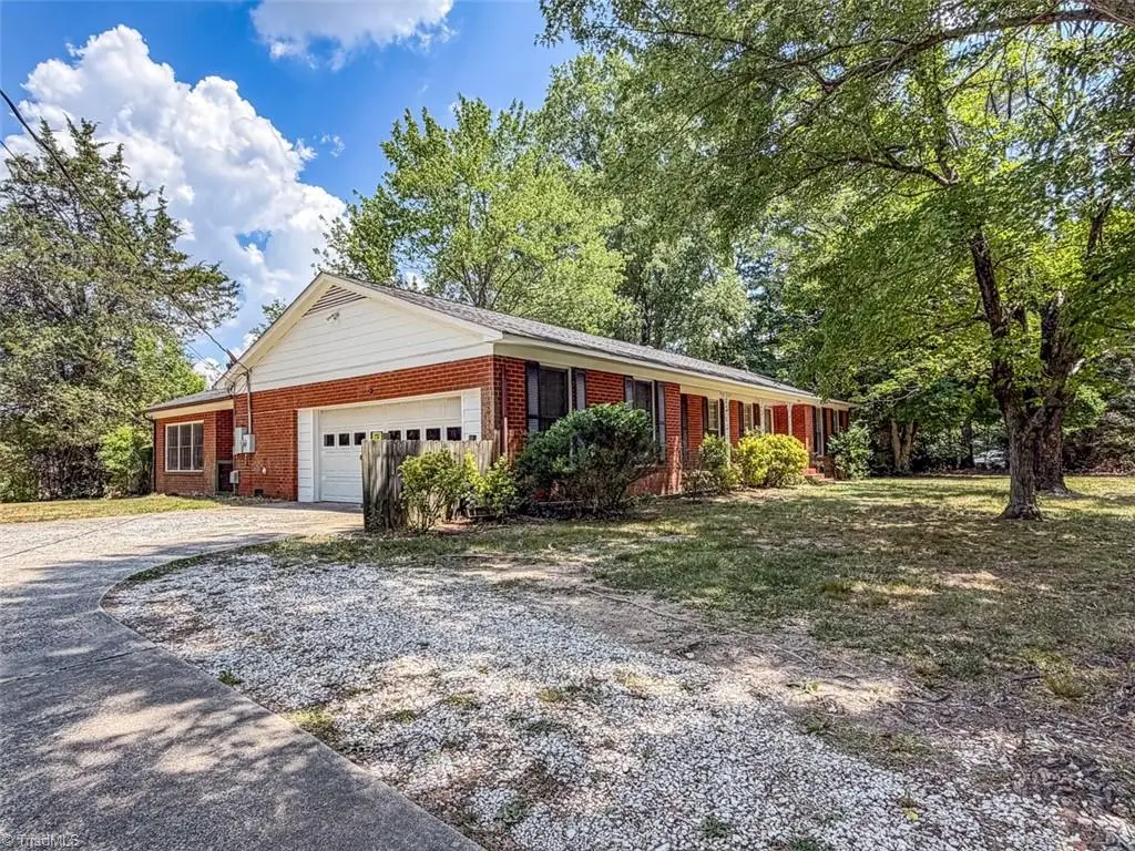 1303 Briarcliff Road, Burlington, NC 27215 - #1