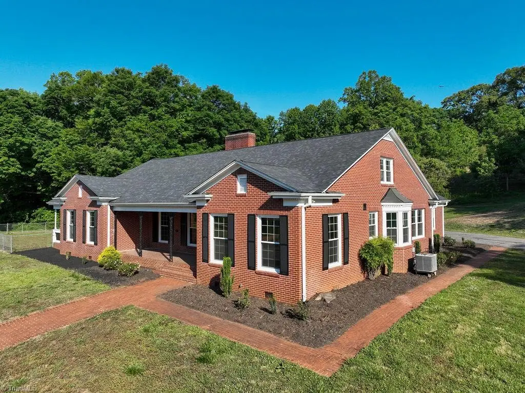 1006 F Street, North Wilkesboro, NC 28659 - #1