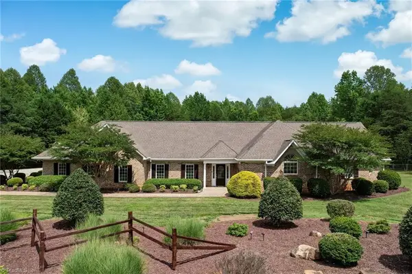 8106 Breezy Hill Drive, Browns Summit, NC 27214