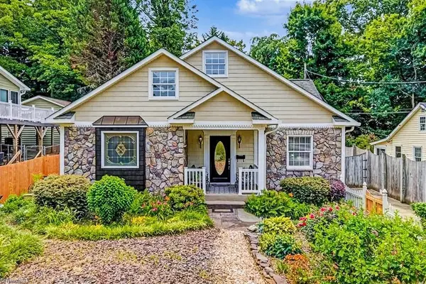 2304 Lyndhurst Avenue, Winston-Salem, NC 27103