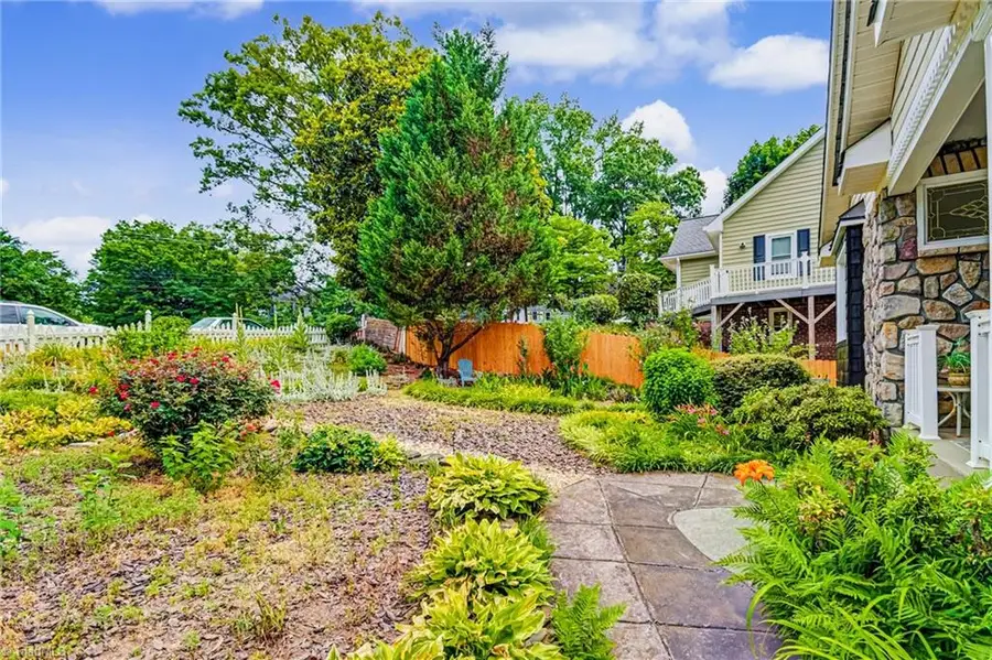2304 Lyndhurst Avenue, Winston Salem, NC 27103 - #3