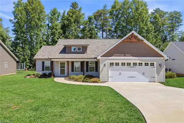 109 Brooke Ridge Drive, Thomasville, NC 27360