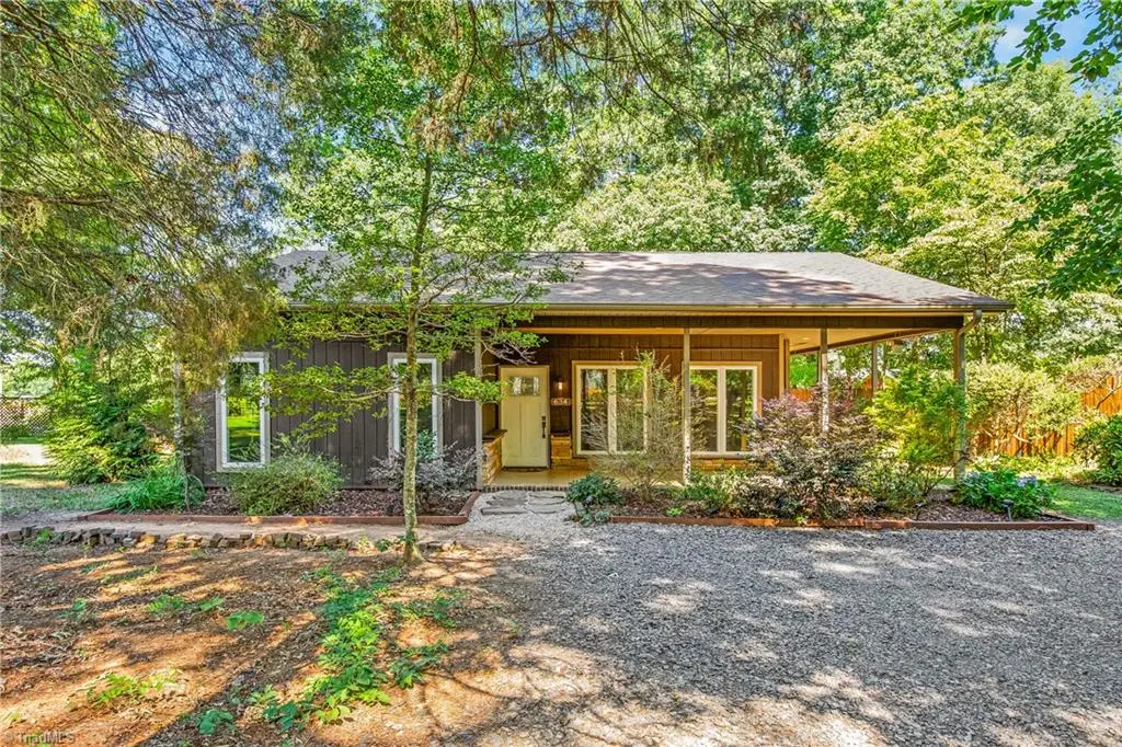 634 Eisenhower Street, Yadkinville, NC 27055 - #1