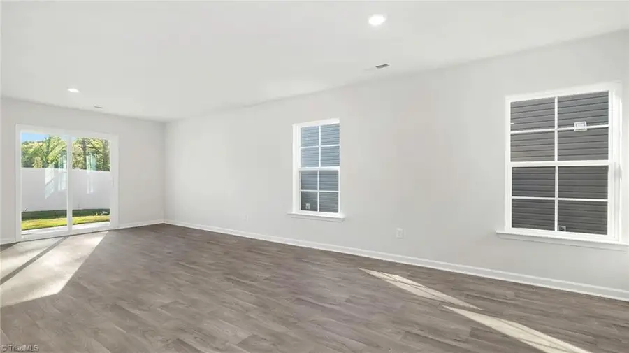 631 Beechwood Circle, Thomasville, NC 27360 - #3