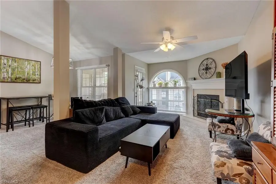 6700 W Friendly Avenue #2J, Greensboro, NC 27410 - #2
