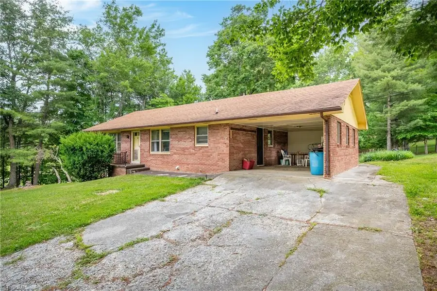 3987 Webbs Mill Road N, Indian Valley, VA 24149 - #2