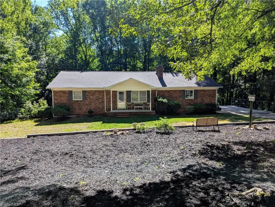 115 Forest Park Drive, Thomasville, NC 27360 - #2