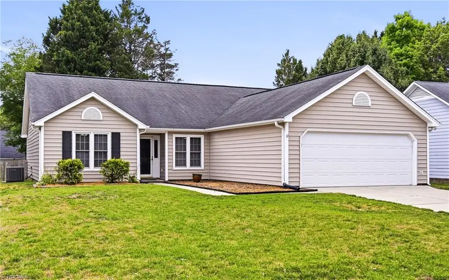 6 Hickory Knoll Court, Greensboro, NC 27407 - #2