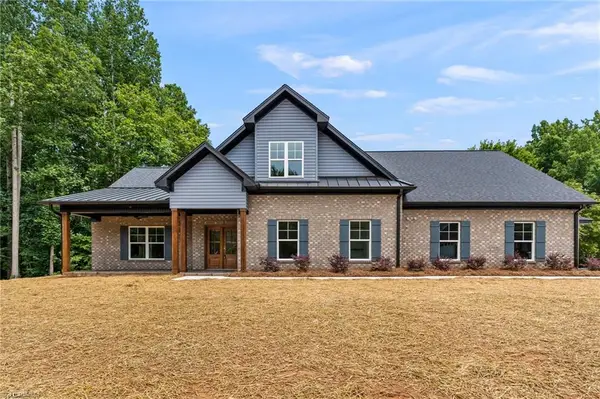 105 Kingsmill Court, Advance, NC 27006