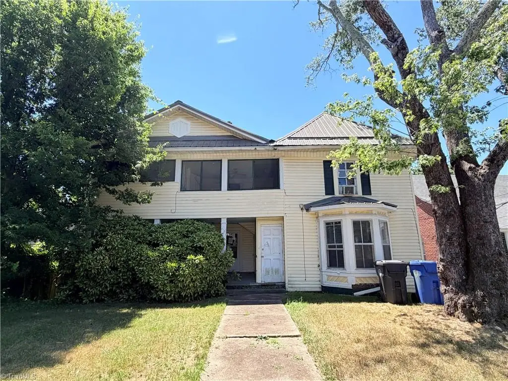 407 E Street, North Wilkesboro, NC 28659 - #1
