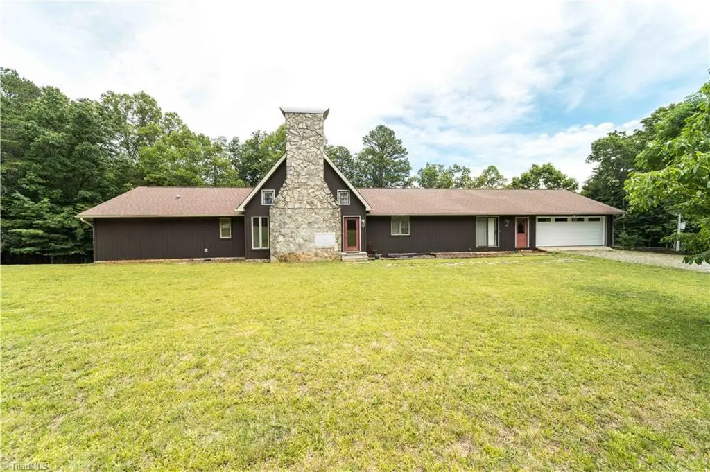 1068 Nathan Lane, Pinnacle, NC 27043 - #1