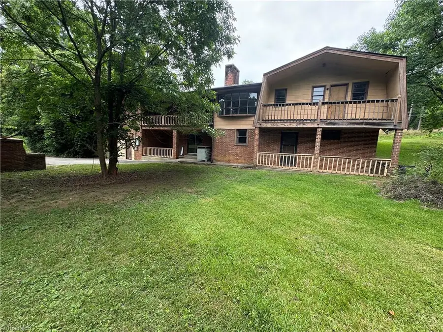 1206 Bridgepoint Road, Greensboro, NC 27405 - #3