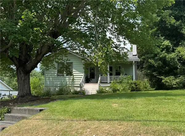 816 W Haymore Street, Mount Airy, NC 27030