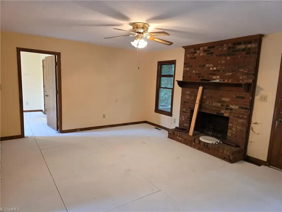 3711 Country Club Road, Winston Salem, NC 27104 - #2