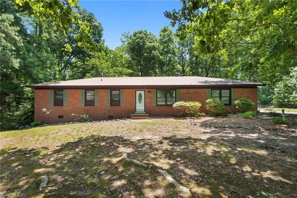 3622 Lower Lake Road, Thomasville, NC 27360 - #1