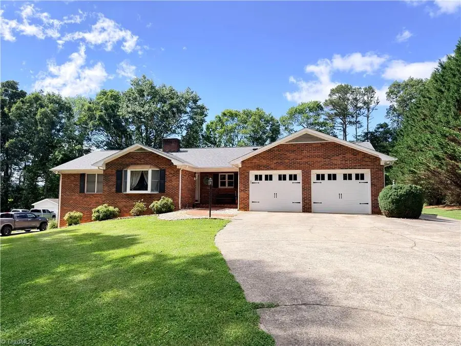 204 Windsor Park Drive, Dobson, NC 27017 - #2