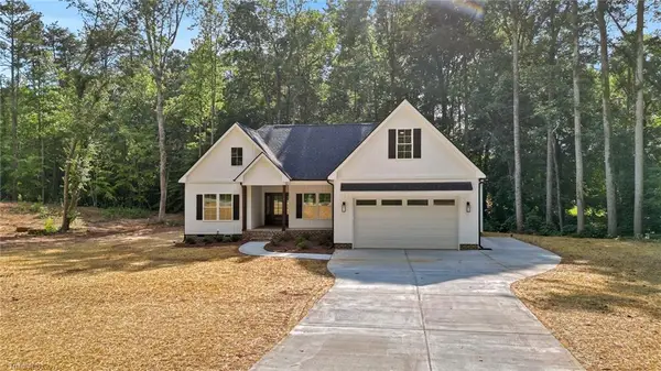 218 Saddlebrook Court, Lexington, NC 27295