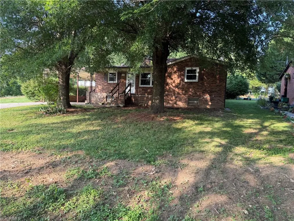 612 School Street, Walnut Cove, NC 27052 - #1
