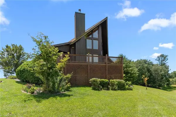 285 Black Bear Ridge Road, Sparta, NC 28675