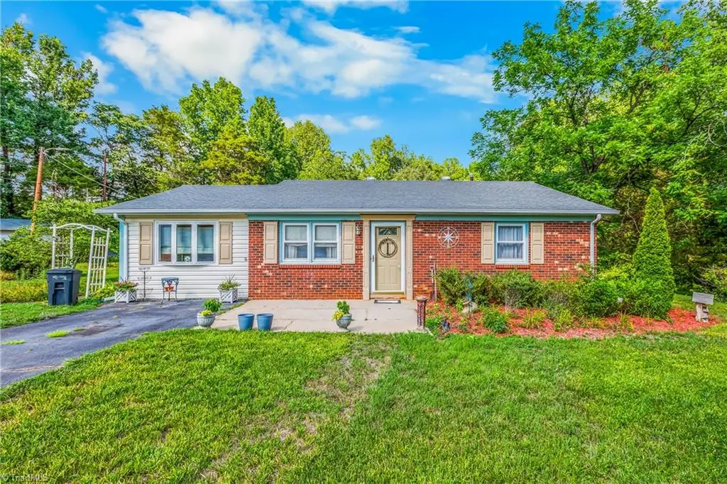 2421 Sandy Court, Kernersville, NC 27284 - #1