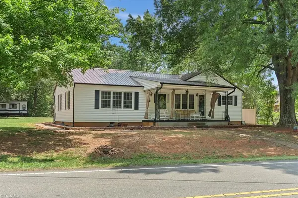 853 Meadowbrook Drive, King, NC 27021