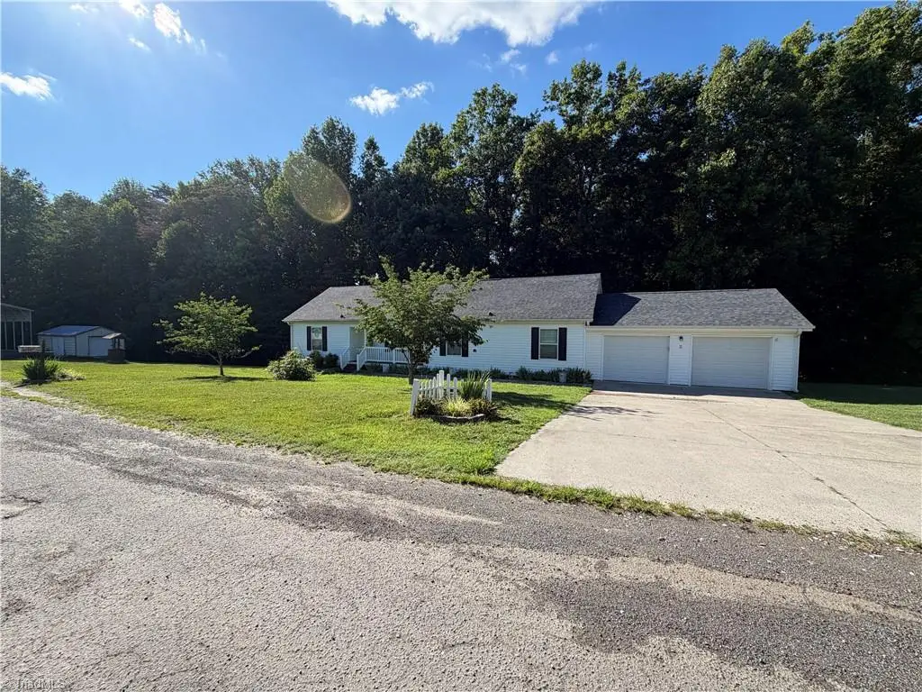 3826 Running Deer Road, Jonesville, NC 28642 - #1