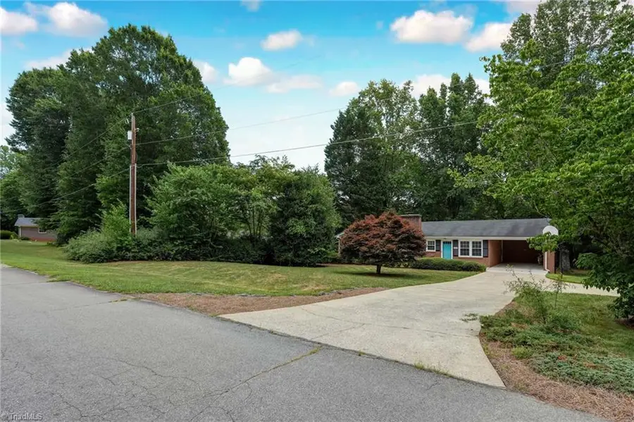 134 Meadow Brook Road, Reidsville, NC 27320 - #2