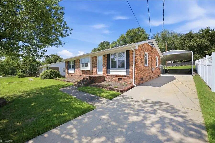 2204 Four Seasons Boulevard, Greensboro, NC 27407 - #2
