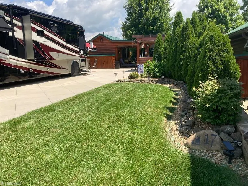2524 Edmonds Road #17, Galax, VA 24333 - #2