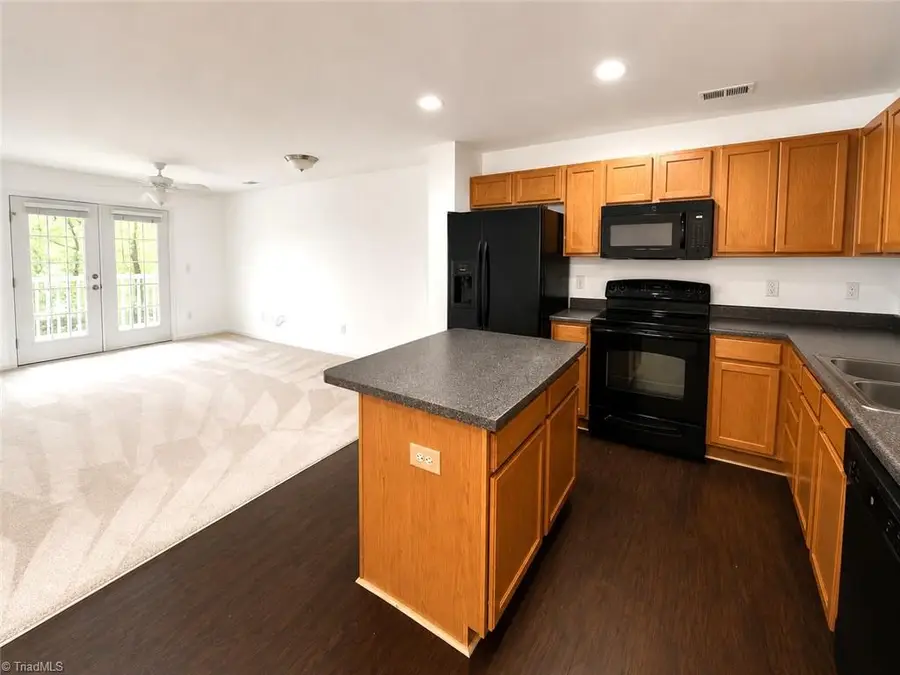 7104 W Friendly Avenue #207, Greensboro, NC 27410 - #3