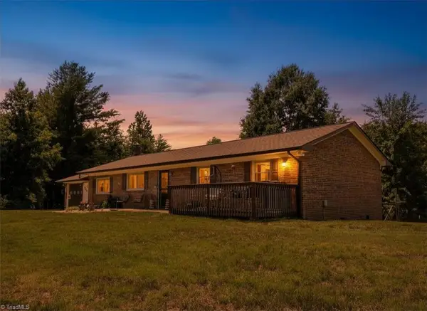 5736 Davis Road, Walkertown, NC 27051