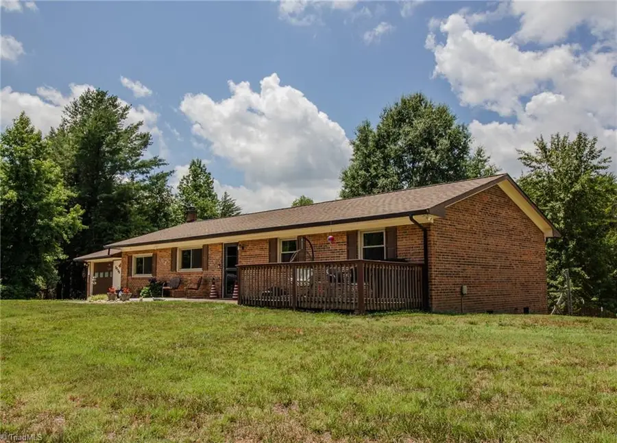 5736 Davis Road, Walkertown, NC 27051 - #2