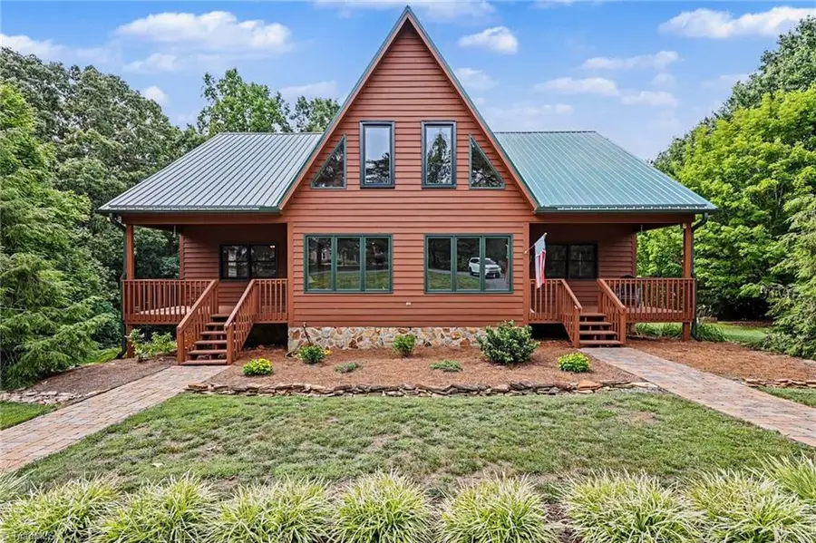 181 Mountaineer Lane, Pinnacle, NC 27043 - #2