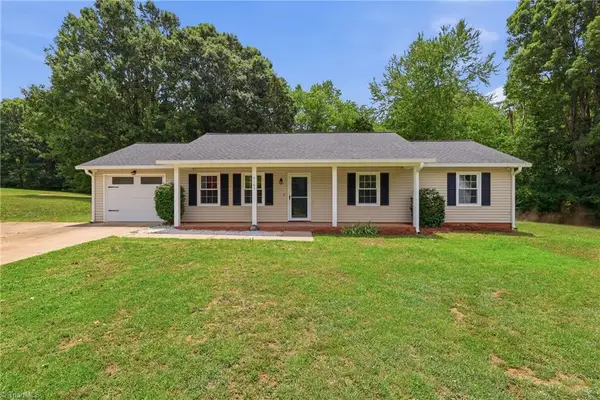 4105 Deer Track Court, Winston-Salem, NC 27127
