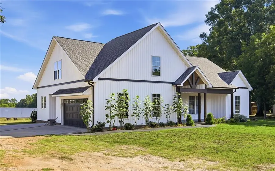 263 Progress Lane, Yadkinville, NC 27055 - #2