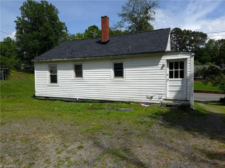 410 Worth Street, Mount Airy, NC 27030 - #2