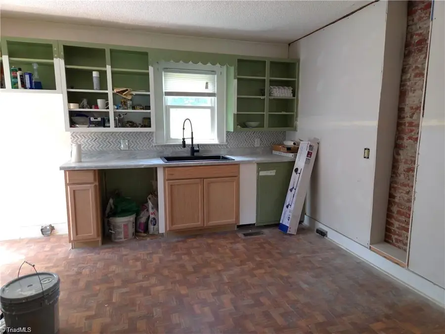 410 Worth Street, Mount Airy, NC 27030 - #3