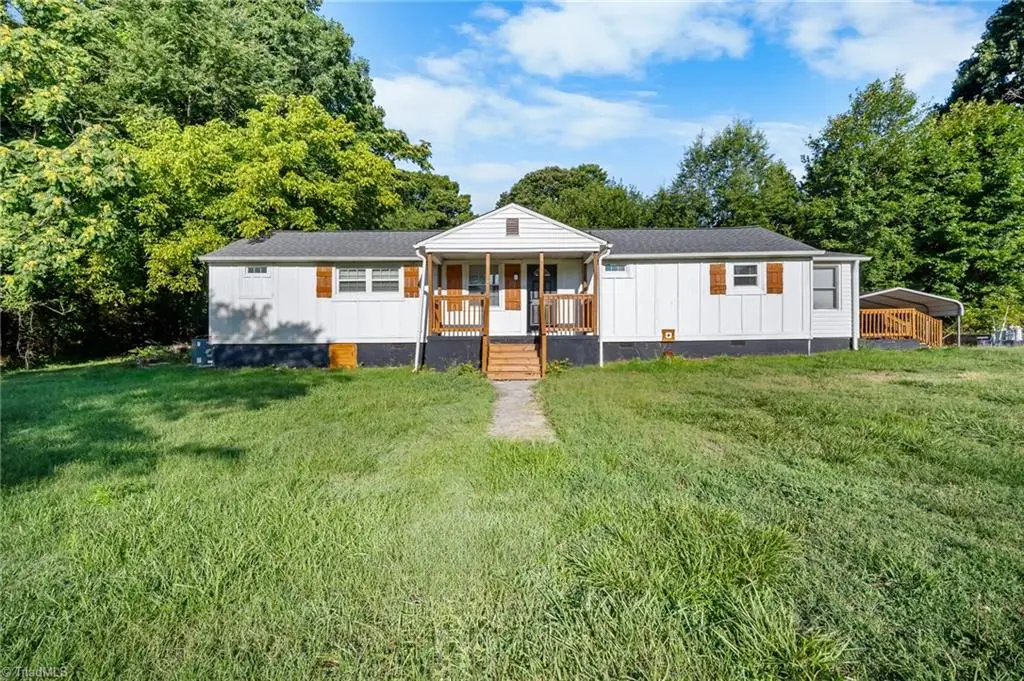 710 Edgewood Avenue, Thomasville, NC 27360 - #1
